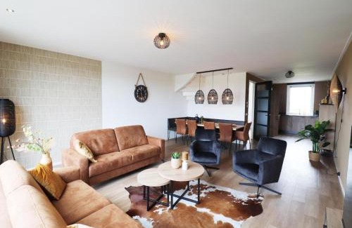 Leons Haus | Villa in Leons with Sloop Rental, cleaning included