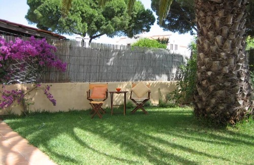Santiago Villa | EIN HAUS MIT GARTEN IN SESIMBRA, NUR 900M VOM STRAND GELEGEN UND 35 KM VON LISSABON ENTFERNT, MIT MEER- UND SCHLOSSBLICK