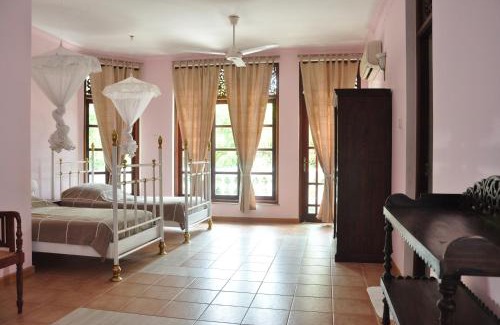 Hettimulla Haus | Villa König - Luxury Home Stay Bentota