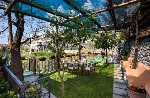 Montepertuso Haus | Villa Laura amazing breakfast,private outdoor hot tub, Positano experience