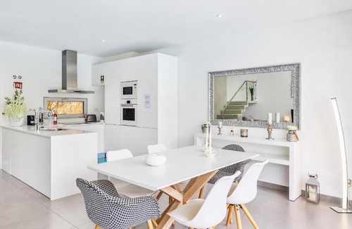 Correeira Villa | Villa Lirio by OCvillas