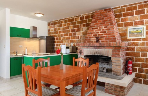 Praznica Villa | Villa Lombrodica - Two Bedroom Villa, Sleeps 6