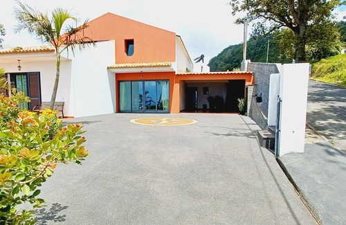 Santa Cruz Villa | Villa Luz - Family House Vacations- Large Private Outdoor Area