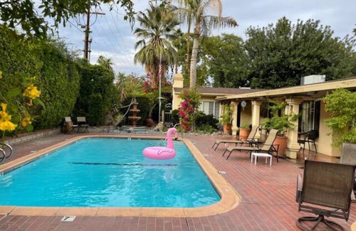 Historic Tennis Club Villa | Villa M - 1bedroom villa with kitchen, steps from downtown Palm Springs! đ