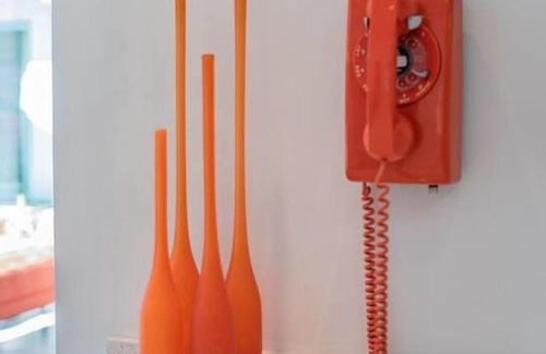 Deepwell Estates Haus | Villa Marcus Your Mid Century Modern Oasis