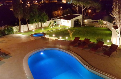 Olhos D'Agua Villa | Superb Villa 5 Schlafzimmer, Schlafmöglichkeiten für 10/14 Pool / Jacuzzi Heizung - Olhos De Agua, Alb