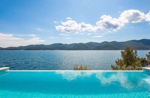 Viganj Villa | Villa Maris, Infinity-Pool, Sauna, direkt am Strand, haustierfreundlich