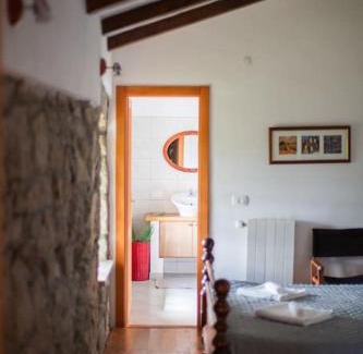 Lupoglav Villa | Villa Millefoglie, a century-old stone house nestled in a nature park