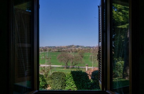 Ponte Rio Wohnung | Villa Mimosa nestled in the Marche countryside just 5km from the sea!
