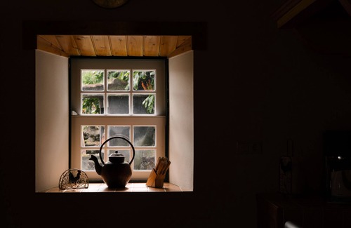 Sao Roque do Pico Hütte | Villa Misterio offers a beautiful and traditional home away from home.