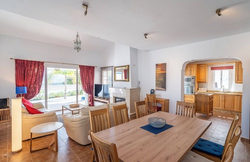 Vinuela Villa | Villa Monterosa mit Blick auf den See und die Berge, Pool, Garten & WLAN