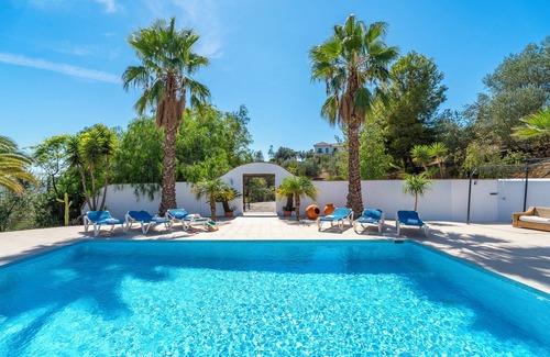 Vinuela Villa | Villa Monterosa mit Blick auf den See und die Berge, Pool, Garten & WLAN