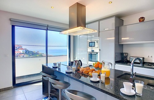 Ponta Delgada Haus | Villa North Sea - Three Bedroom House, Sleeps 6