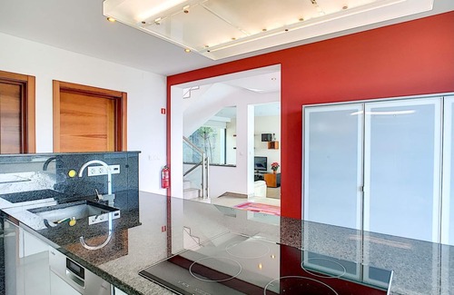Ponta Delgada Haus | Villa North Sea - Three Bedroom House, Sleeps 6