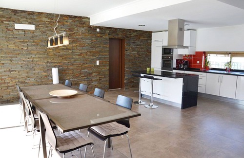 Carvalhal Villa | Wunderbare Villa in Tróia mit privatem und Billardtisch, 200 m vom Strand entfernt
