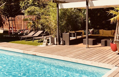 Puteaux Haus | Villa Parisiata Schwimmbad, Sauna, Garten und Fitness. Außergewöhnliche Lage!