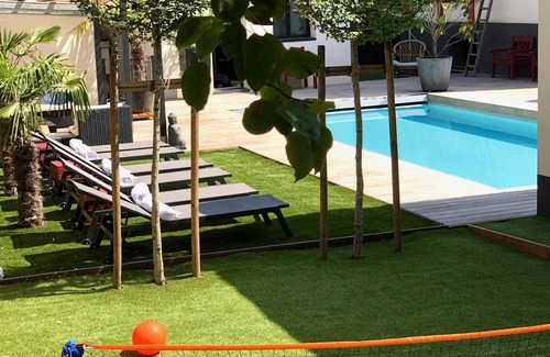 Puteaux Haus | Villa Parisiata Schwimmbad, Sauna, Garten und Fitness. Außergewöhnliche Lage!