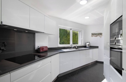 Vilamoura Villa | Villa "Pine Lodge" geschlossene Residenz mit beheiztem Privatpool
