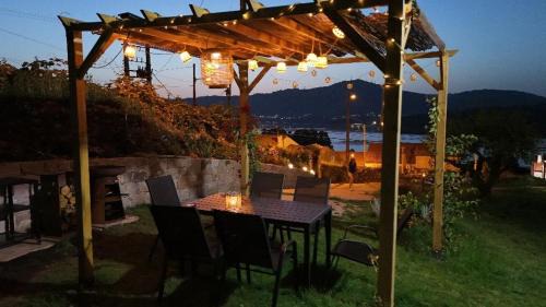 Noia Wohnung | Villa Rosa Apartamentos en casa rural con vistas panoramicas a la ria