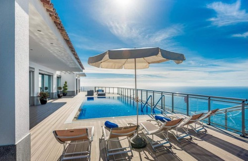 Paul do Mar Haus | Villa São Lourenço by LovelyStay