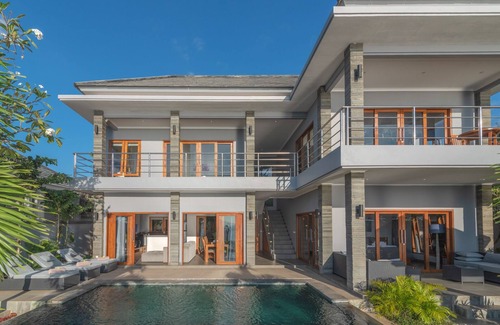 Tukad Mungga Villa | Villa Sean - Private Beachfront Villa In Lovina