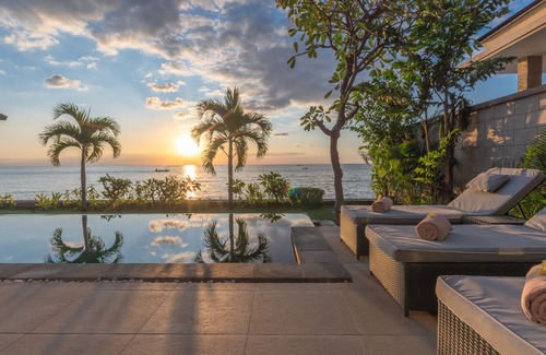 Tukad Mungga Villa | Villa Sean - Private Beachfront Villa In Lovina