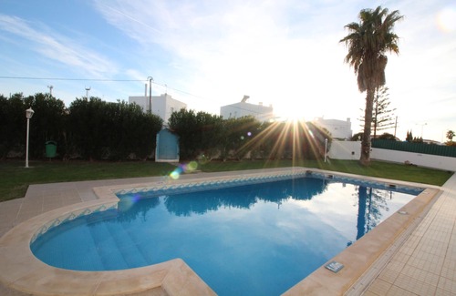 Vale de Carro Villa | Villa Summertime - AC - PRIVATE JACUZZI - kostenlose Fahrräder - zu Fuß zum Strand und Dorf