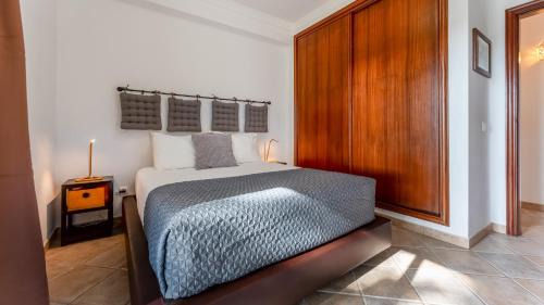 Silves Haus | Villa Sundays With Pool by LovelyStay