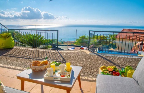 Santa Cruz Villa | Villa Sunrise View by Madeira Sun Travel