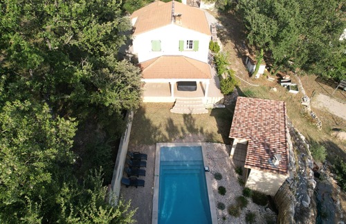 Ollieres Villa | Villa Swimming pool 210m2 / 3000m2 In the countryside but 15 minutes walk from Saint Maximin