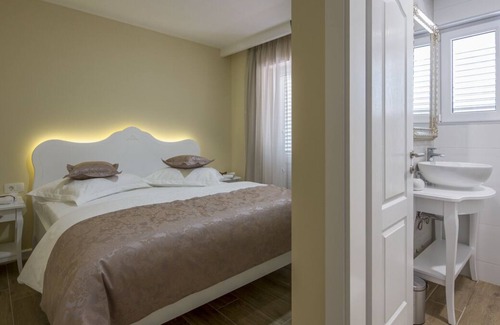 Vrgorac Villa | Villa Tefera - Vier Schlafzimmer Villa, Schläft 10