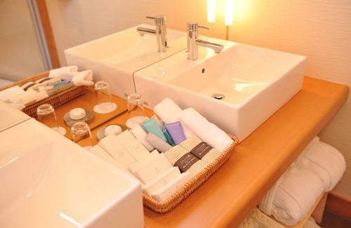 Maebashi Haus | Villa Terrace 01 Building The largest party space / Maebashi Gunma