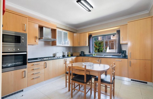 Albufeira Villa | Villa 'Trindade' mit privatem Pool, WLAN und Klimaanlage