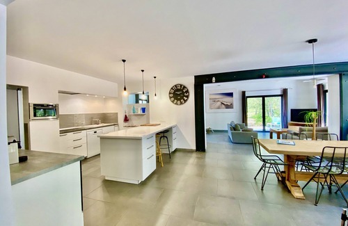 Camps-la-Source Villa | PROVENCE VILLA MIT PRIVAT BEHEIZTEM POOL 8 Personen, 4 Sterne.