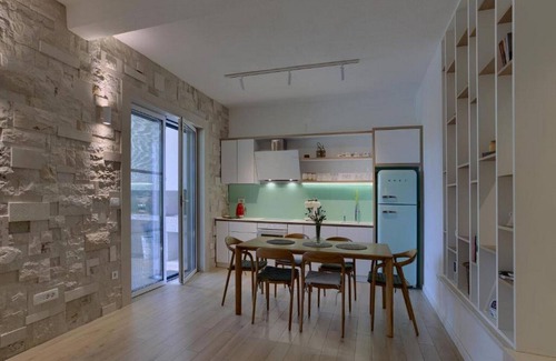 Loviste Villa | Villa Vera -Three Bedroom Villa with Terrace