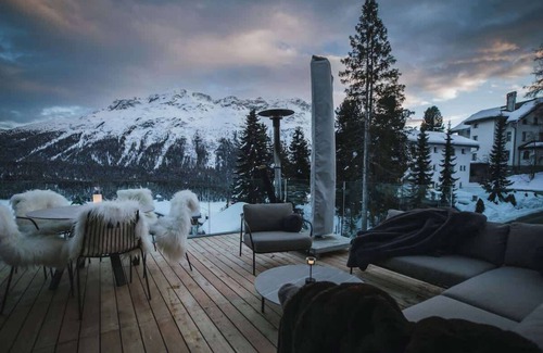 St. Moritz Villa | (Villa Volt) 4 Suites Pool Spa Gym