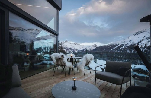 St. Moritz Villa | (Villa Volt) 4 Suites Pool Spa Gym