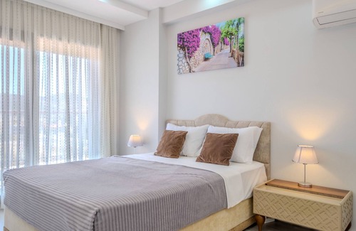 Foca Villa | Villa w Pool and Garden 10 min to Bay in Foca