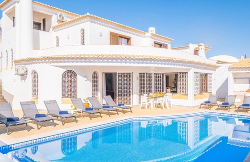 Sesmarias Villa | Villa w/ sea view, BBQ & pool, São Rafael