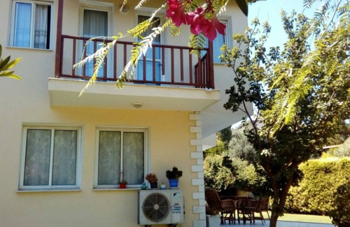 Cesme Villa | Villa mit 3 Schlafzimmern / 2 Bädern ~ 2 km nach Çeşme & Dalyan