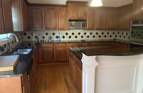 Rockdale County Villa | Villa with 5 bedrooms and 2 living Rooms with Jacuzzi in master bedroom