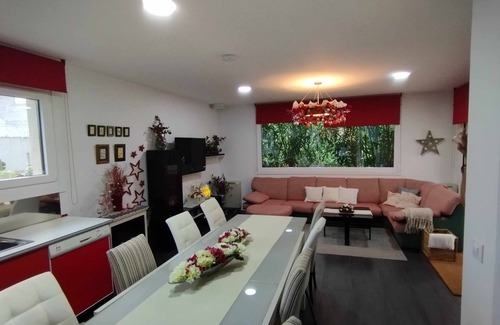 Santa Cristina de Cobres Haus | Villa mit Pool und Spaß Ría de Vigo