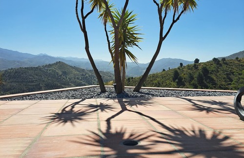 Vinuela Villa | Villa with private pool, 10 people, 5 bathrooms