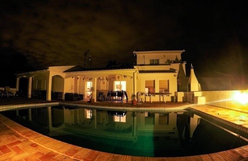 Benatrite Villa | Schöne Villa mit privatem Pool, Terrasse, Garten und Spielplatz