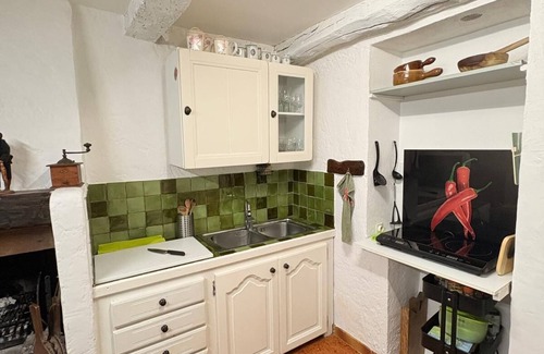 Montmeyan Haus | Village house in the heart of green Provence and Verdon animals welcome