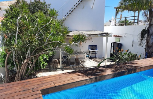 Ferragudo Haus | Dorfhaus im Herzen Ferragudos,schöner Patio,Dachlounge , neuer privater Pool!