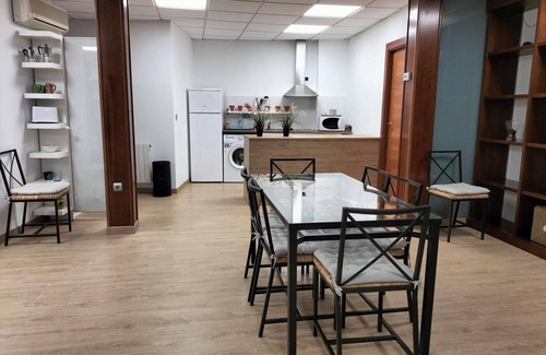 Central District Wohnung | Villamena-Platz (9p)