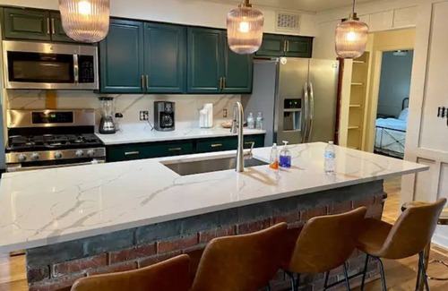 Brooklyn Haus | Vineyard Lake Waterfront Lakehouse - Boat for Rent