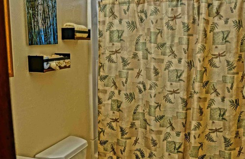 Sierra City Kabine | Vintage A Frame mit Sierra Buttes-Ansicht