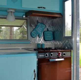 Thompson Falls Haus | Vintage Camper Rental Perfect for Glamping in Montana